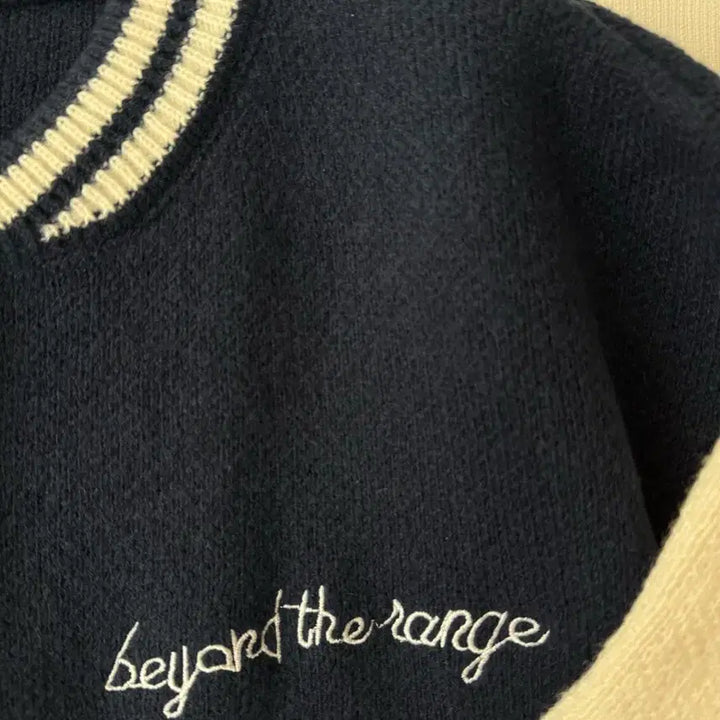 [BUNJANG] Unbranded Navy Color Block Knit Jumper / 새제품  니트 네이비 배색 점퍼  프리사이즈