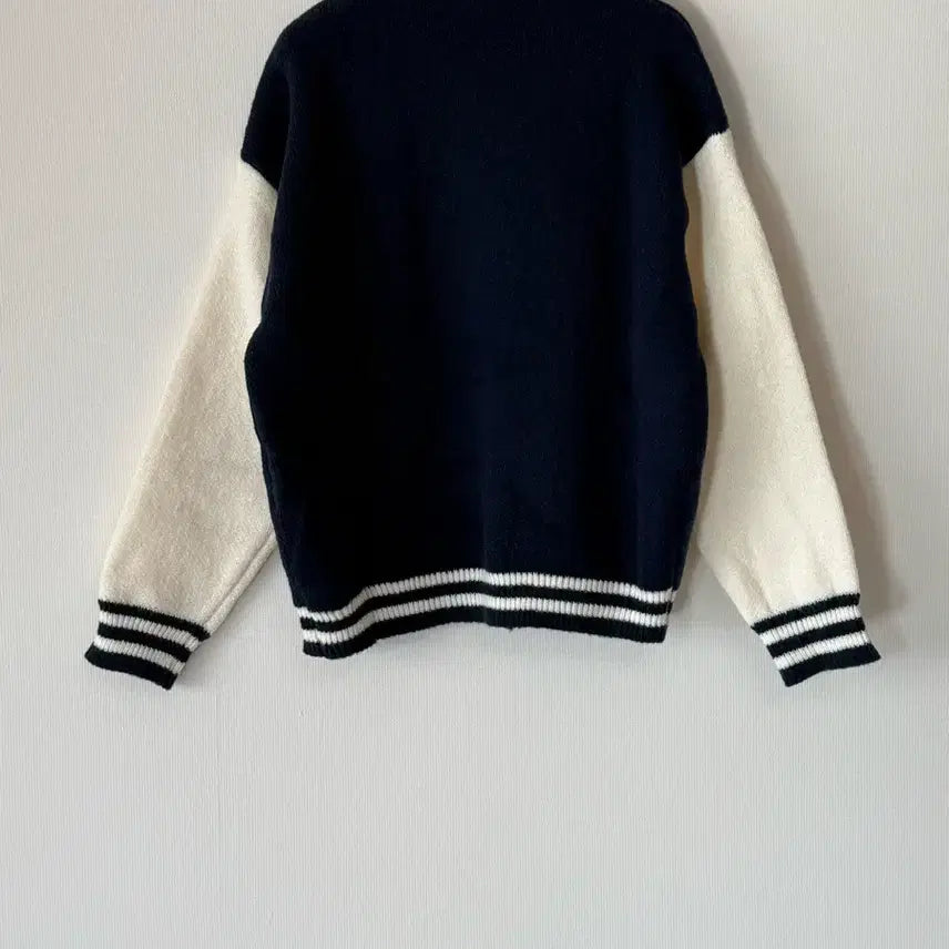 [BUNJANG] Unbranded Navy Color Block Knit Jumper / 새제품  니트 네이비 배색 점퍼  프리사이즈
