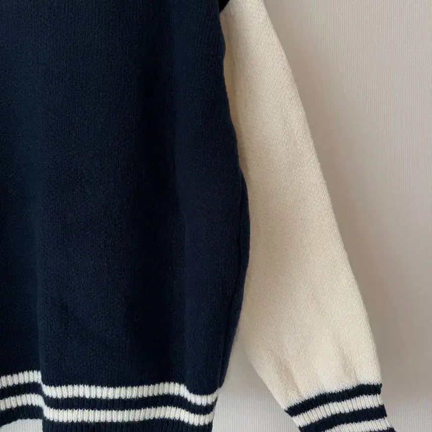 [BUNJANG] Unbranded Navy Color Block Knit Jumper / 새제품  니트 네이비 배색 점퍼  프리사이즈