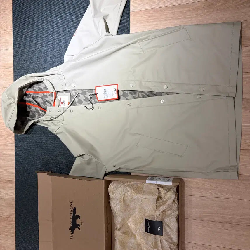 [BUNJANG] Maison Kitsune Hunter Rain Hooded Jacket / 메종키츠네x헌터 레인후드자켓