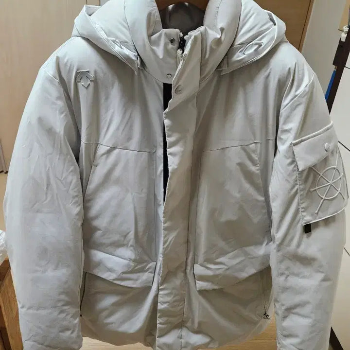 [BUNJANG] Descente Dualis Duck Down Technical Middle Down Jacket (95) / 24FW 데상트 듀얼리스 패딩팔아요(95)거의새것