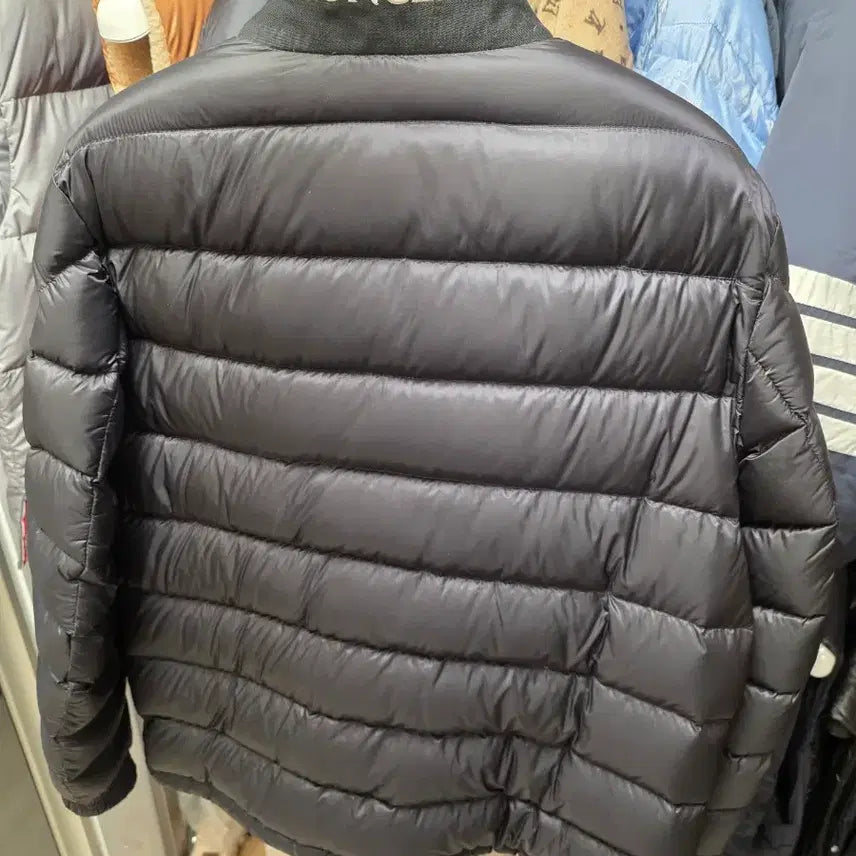 [BUNJANG] Moncler Men's Padded Jacket / 몽클레어 패딩