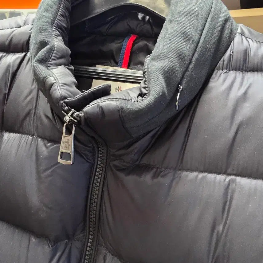[BUNJANG] Moncler Men's Padded Jacket / 몽클레어 패딩