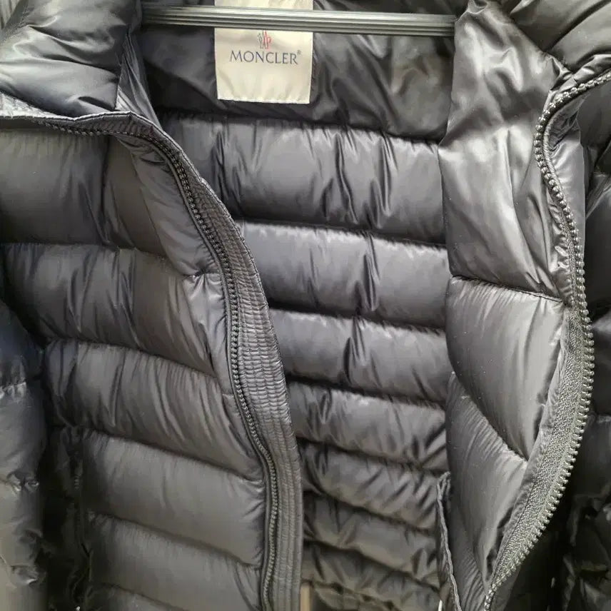 [BUNJANG] Moncler Men's Padded Jacket / 몽클레어 패딩