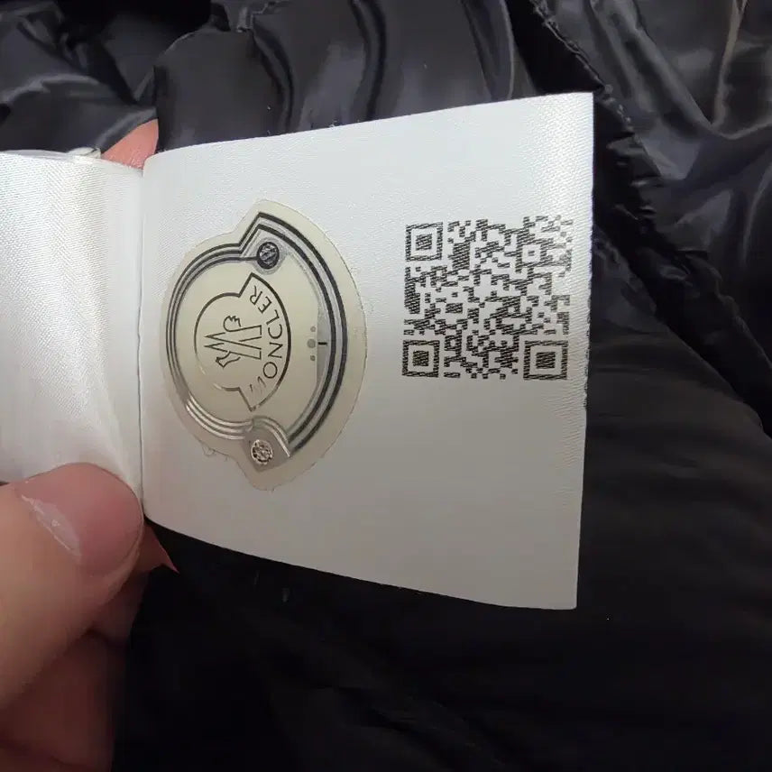 [BUNJANG] Moncler Men's Padded Jacket / 몽클레어 패딩