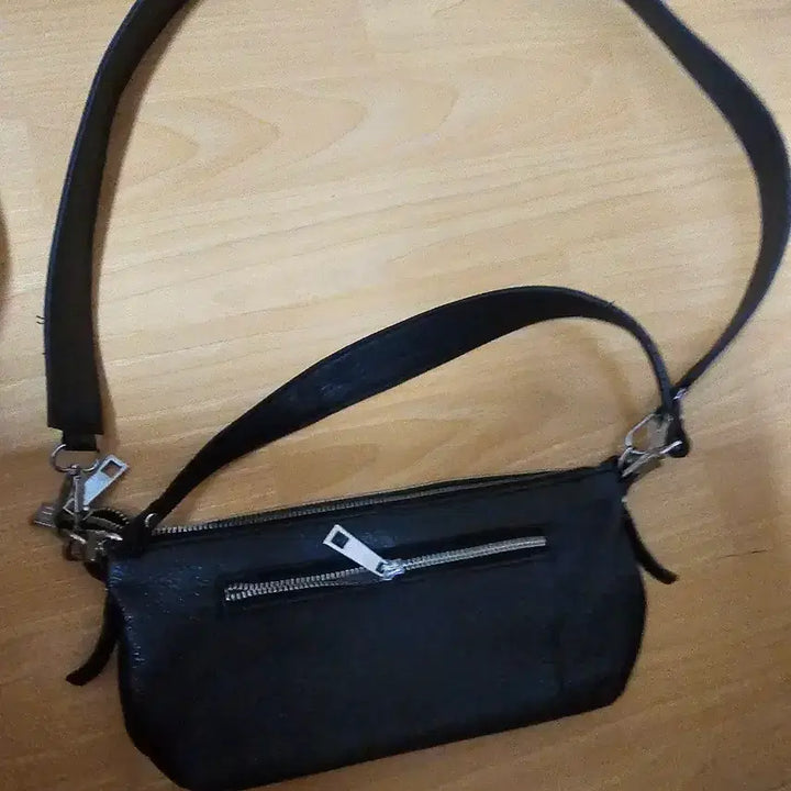[BUNJANG] Black Leather Shoulder Bag / 여성 가방  /   반값택배 무료배송