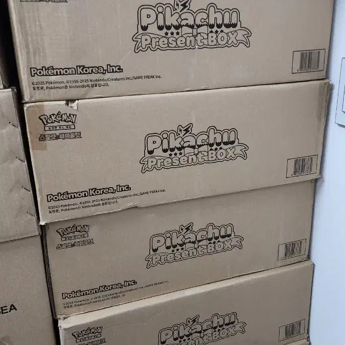 [BUNJANG] Pokemon Pikachu Present Box Bundle Set / 포켓몬카드 미개봉 피카츄 프레젼트 박스 1카톤 일괄 판매합니다.