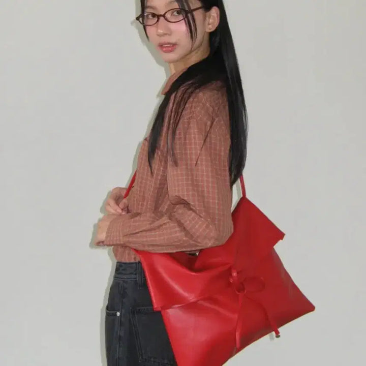 [BUNJANG] Lonn Lonn Red Square Bag / 론론 펜던트 리본 스퀘어 백 레드 숄더/크로스백