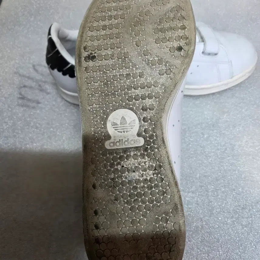 [BUNJANG] Adidas Stan Smith White Sneakers / 아디다스 스탠스미스 찍찍이 화이트