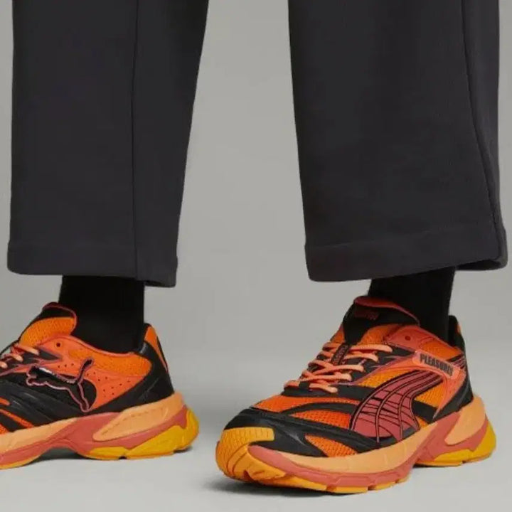 [BUNJANG] Pleasures x Puma Velophasis Re-Lace Red Orange Sneakers / 플레저스 x 푸마 벨로파시스 레이얼스 레드 오렌지 275