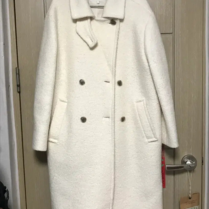 [BUNJANG] Giordano Boucle Coat / 지오다노 화이트 부클 코트