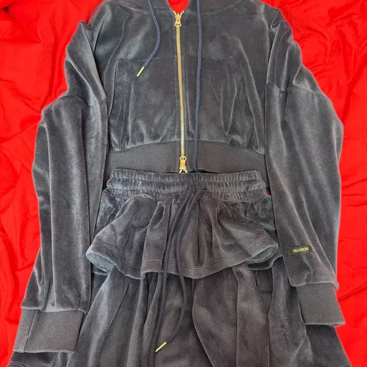 [BUNJANG] Mayyun Navy Crop Hoodie &amp; Ruffle Skirt Set / 23년 메이윤 극세사 네이비 크롭후집+캉캉스커트 판매