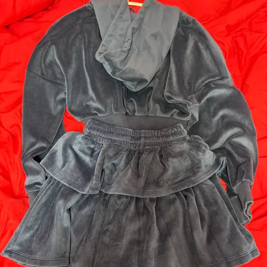 [BUNJANG] Mayyun Navy Crop Hoodie &amp; Ruffle Skirt Set / 23년 메이윤 극세사 네이비 크롭후집+캉캉스커트 판매