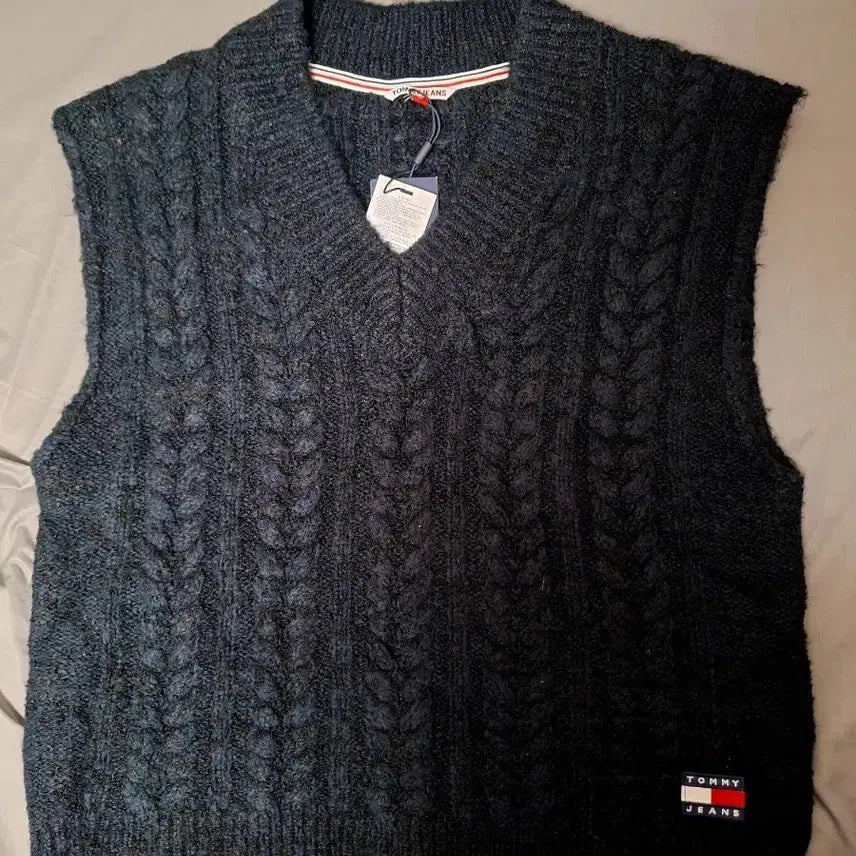 [BUNJANG] Tommy Hilfiger Cable Badge Vest / 타미힐피거 케이블 뱃지 베스트 조끼 새상품 팝니다