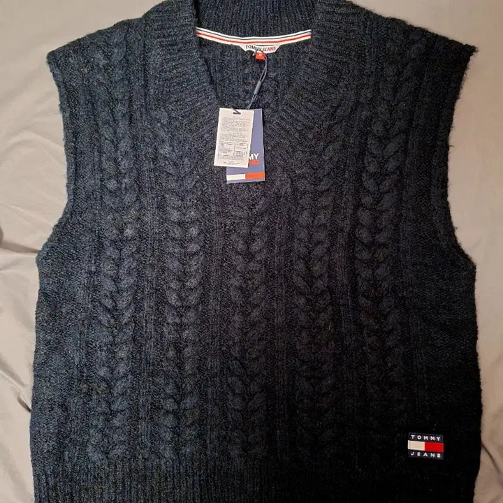 [BUNJANG] Tommy Hilfiger Cable Badge Vest / 타미힐피거 케이블 뱃지 베스트 조끼 새상품 팝니다