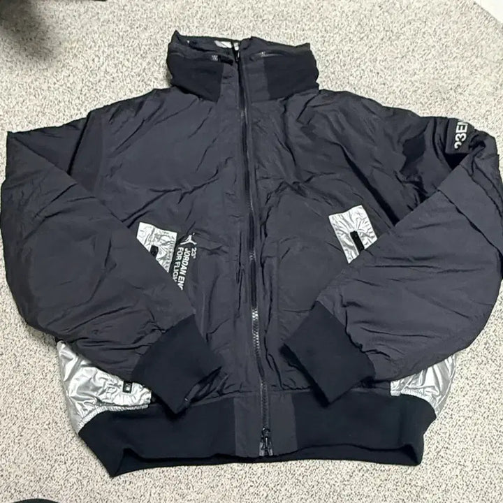 [BUNJANG] Jordan 23 Engineered Reflective Bomber Jacket (S) / [정품] 조던 23 엔지니어드 리플렉티브 항공점퍼 (S/패딩 소재)