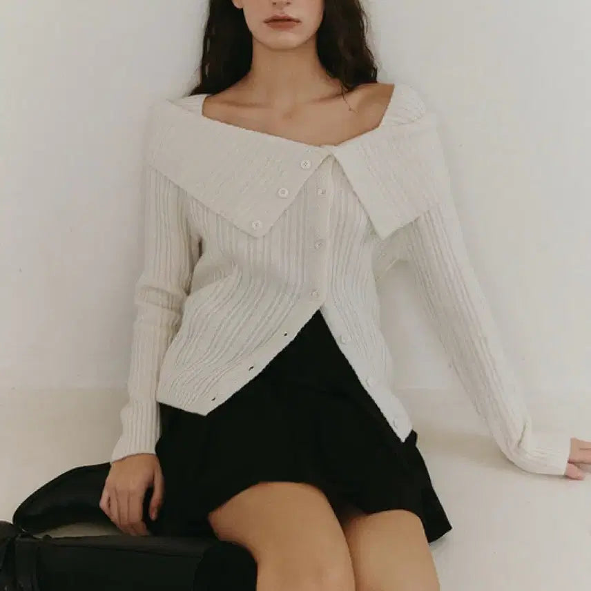 [BUNJANG] Our Comos Off-Shoulder Knit Cardigan (Ivory, New) / 아워코모스 오프숄더 니트 가디건 아이보리 새상품