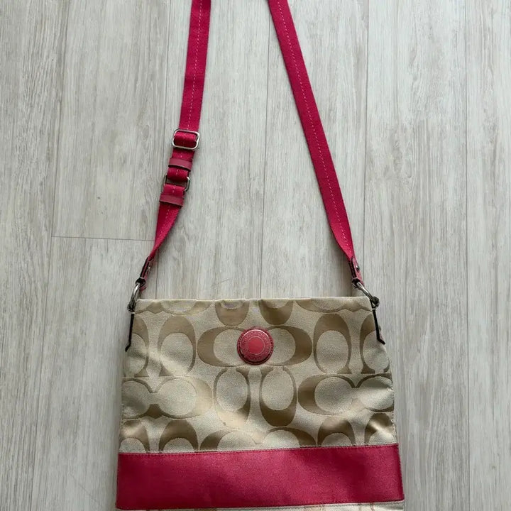 [BUNJANG] Coach Signature Crossbody Bag / 코치 시그니처 크로스백 32*26센치