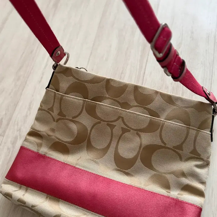 [BUNJANG] Coach Signature Crossbody Bag / 코치 시그니처 크로스백 32*26센치
