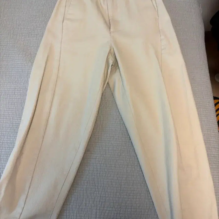 [BUNJANG] Unoutfit Curved Denim Pants Cream S / 언아웃핏 데님 커브드 팬츠 크림 s