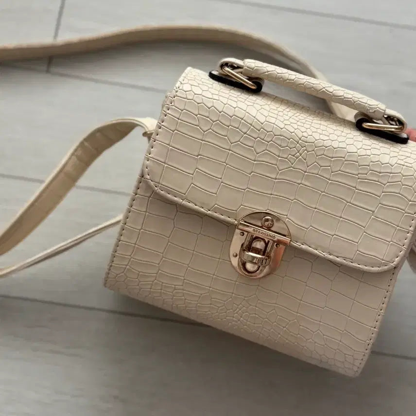 [BUNJANG] Bravissimo Major Bag Ivory Handbag / 브라비시모 마조르백 아이보리