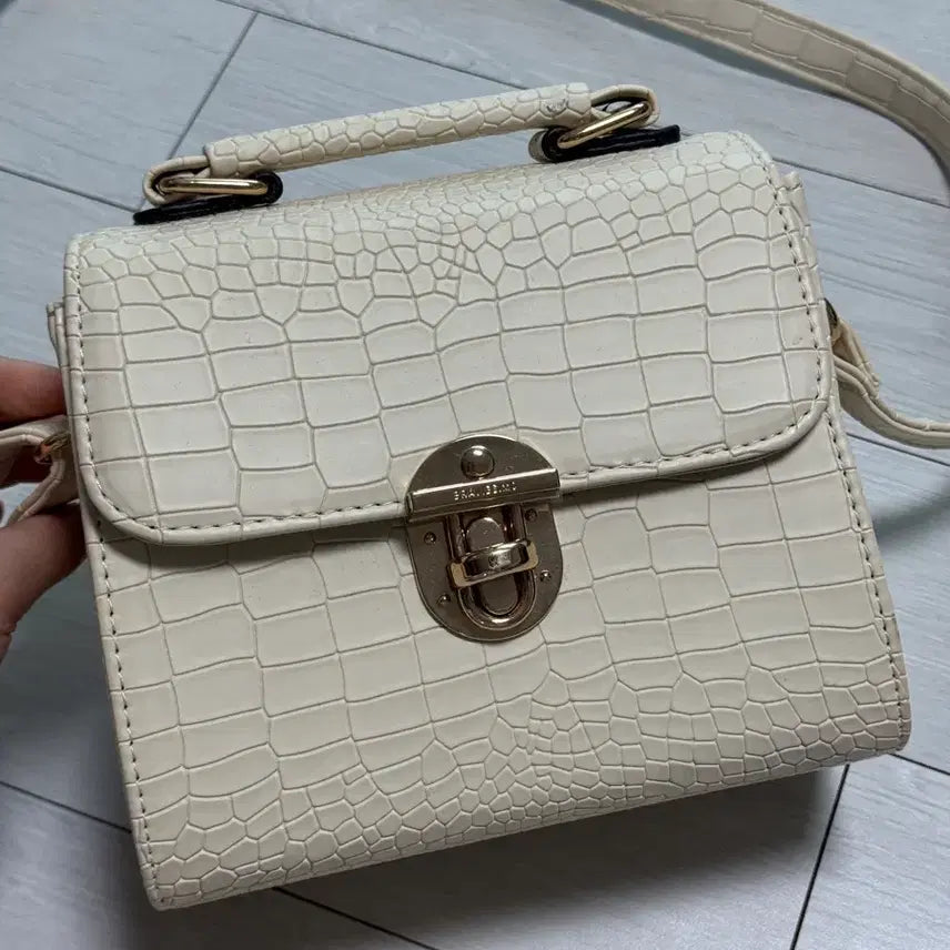 [BUNJANG] Bravissimo Major Bag Ivory Handbag / 브라비시모 마조르백 아이보리