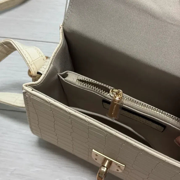 [BUNJANG] Bravissimo Major Bag Ivory Handbag / 브라비시모 마조르백 아이보리