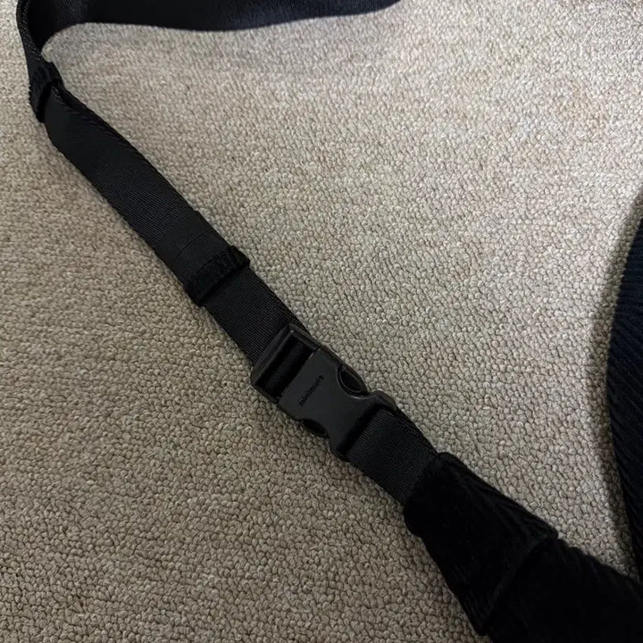[BUNJANG] Minitmute Clo Waist Large Suede Crossbody Bag / 미닛뮤트 클로 웨이스트 라지 스웨이드 블랙