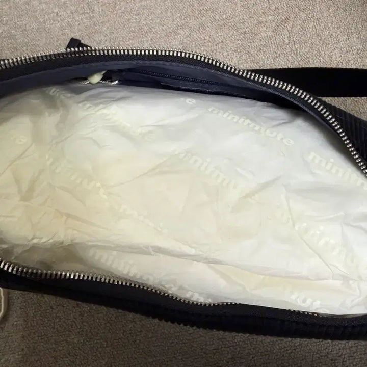 [BUNJANG] Minitmute Clo Waist Large Suede Crossbody Bag / 미닛뮤트 클로 웨이스트 라지 스웨이드 블랙