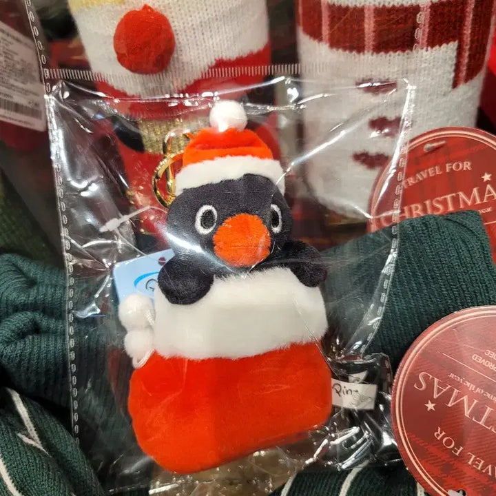 [BUNJANG] CGV Pingu Santa Plush Keyring / [안전포장] CGV 핑구 산타 인형 키링