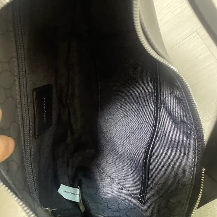 [BUNJANG] Oryany Leather Half Moon Crossbody Bag / 새상품] 오야니 가죽 하프문백 여성크로스백