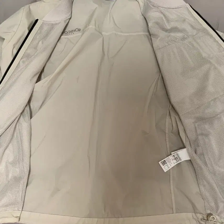 [BUNJANG] Discovery Ivory Windbreaker Jacket / L 디스커버리 바람막이 아이보리 봄 자켓