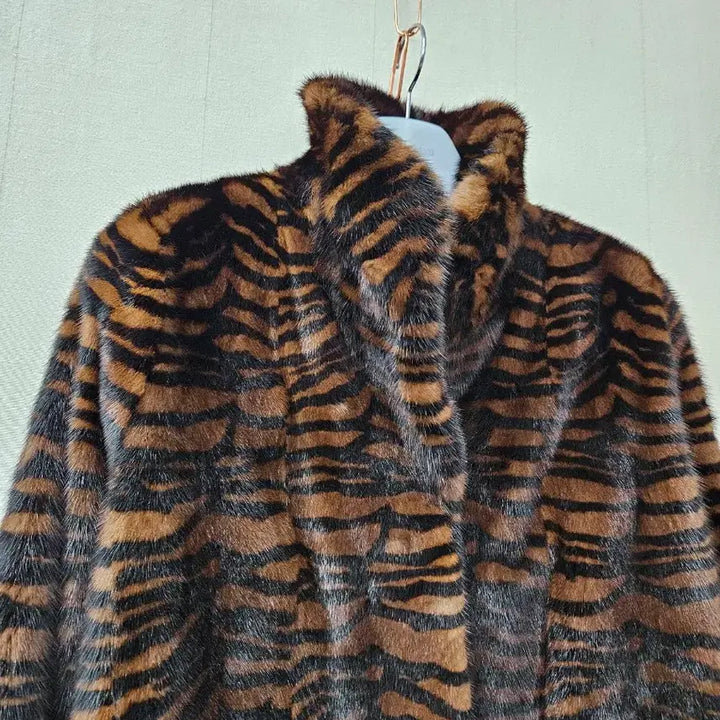 [BUNJANG] Dongwoo Fur Zebra Mink Coat / 동우모피  사가밍크 지브라 통밍크코트  55~77초