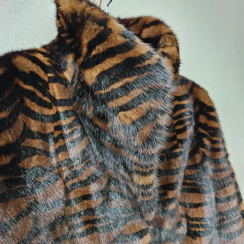 [BUNJANG] Dongwoo Fur Zebra Mink Coat / 동우모피  사가밍크 지브라 통밍크코트  55~77초