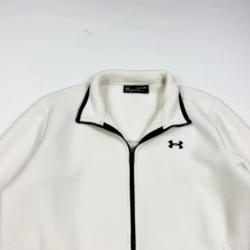 [BUNJANG] Under Armour Logo Loose White Fleece Jacket (XL) / 언더아머 로고 루즈 화이트 후리스 자켓 (XL)