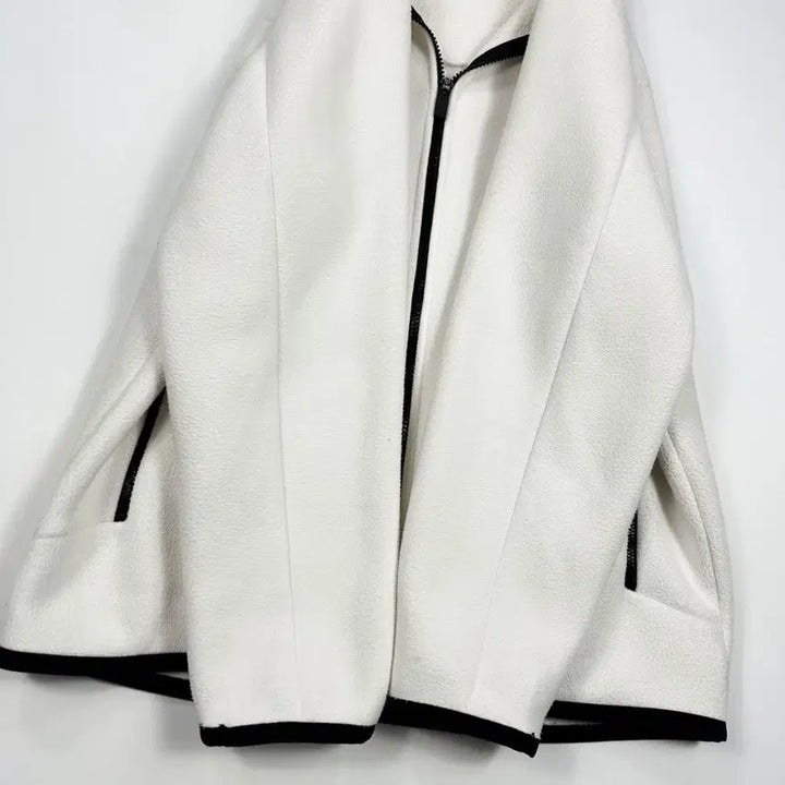 [BUNJANG] Under Armour Logo Loose White Fleece Jacket (XL) / 언더아머 로고 루즈 화이트 후리스 자켓 (XL)