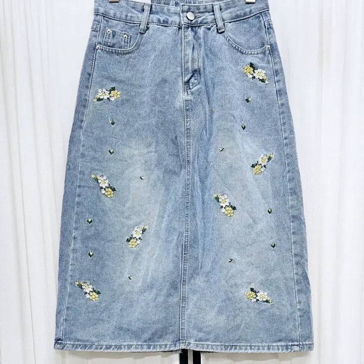 [BUNJANG] Floral Embroidered Long Denim Skirt / (택새상품)플라워자수 롱데님스커트  청치마