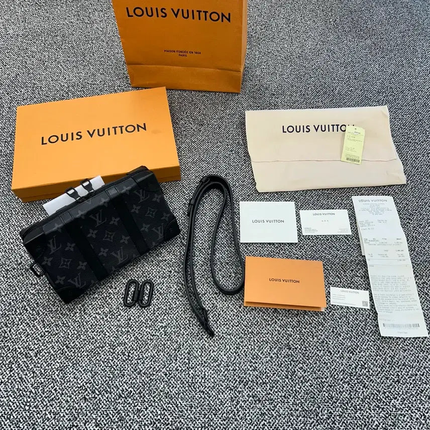 [BUNJANG] Louis Vuitton Eclipse Trunk Messenger Bag / {새상품급} 루이비통 이클립스 트렁크 매신저백