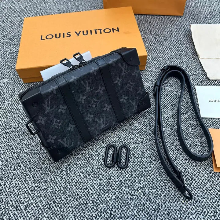 [BUNJANG] Louis Vuitton Eclipse Trunk Messenger Bag / {새상품급} 루이비통 이클립스 트렁크 매신저백