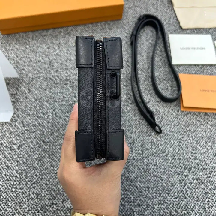 [BUNJANG] Louis Vuitton Eclipse Trunk Messenger Bag / {새상품급} 루이비통 이클립스 트렁크 매신저백