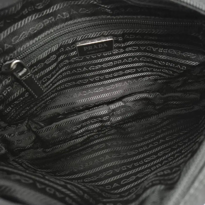 [BUNJANG] Prada Re-Nylon Pocket Crossbody Bag Black (1BC167) / [감정완료] 프라다 리나일론 포켓 크로스백 블랙 (1BC167)