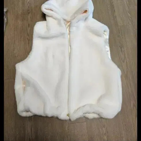 [BUNJANG] Mink Hooded Vest Ivory / 밍크 후드 조끼 아이보리