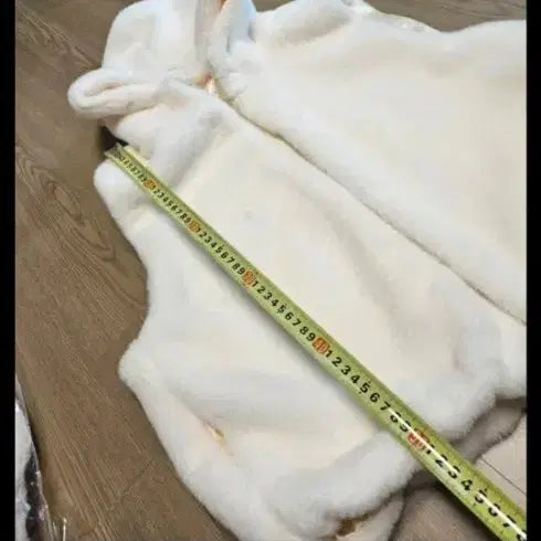 [BUNJANG] Mink Hooded Vest Ivory / 밍크 후드 조끼 아이보리