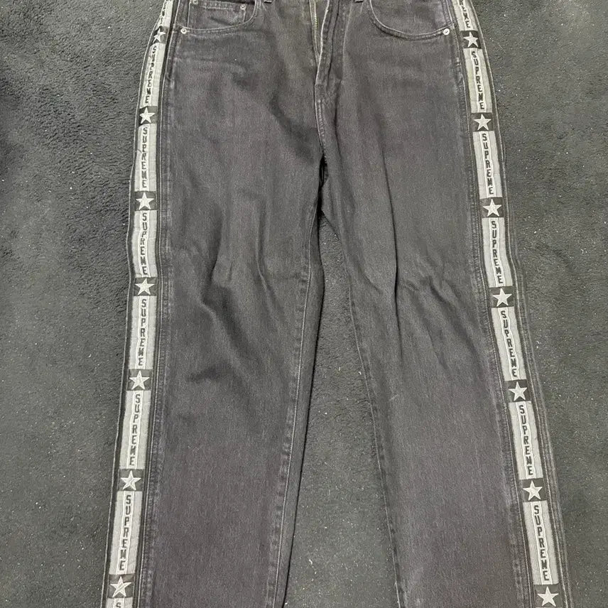 [SOLD OUT] 슈프림 스냅오프 배기 진 블랙 32