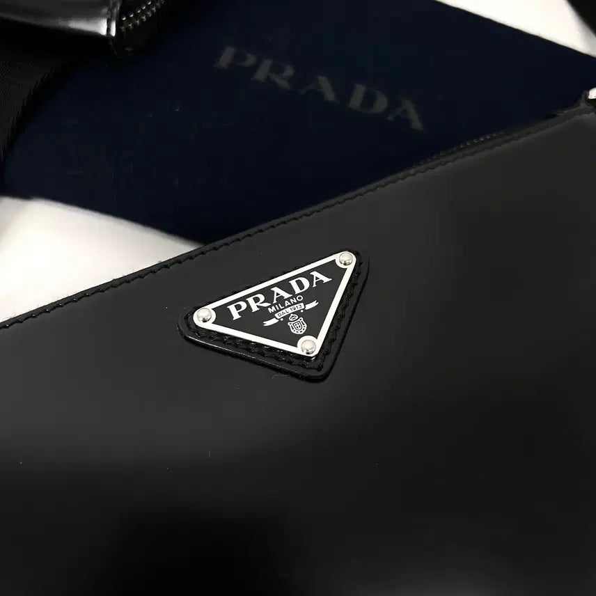 [BUNJANG] Prada Brushed Triangle Logo Crossbody Bag (2VH129) / [정품] 프라다 브러시드 삼각로고 크로스백 블랙 (2VH129)