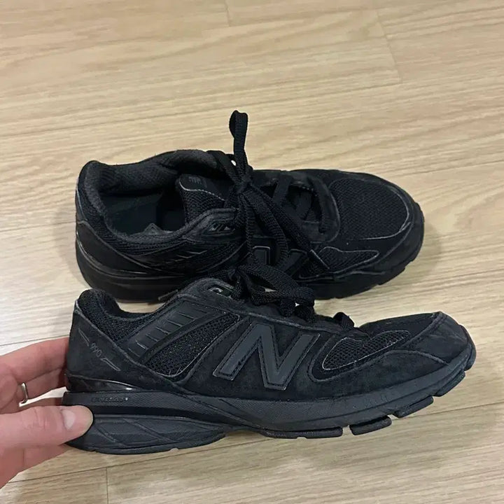 [BUNJANG] New Balance 990 V5 Triple Black Sneakers / 뉴발란스 990 V5 트리플블랙 225사이즈 팝니다