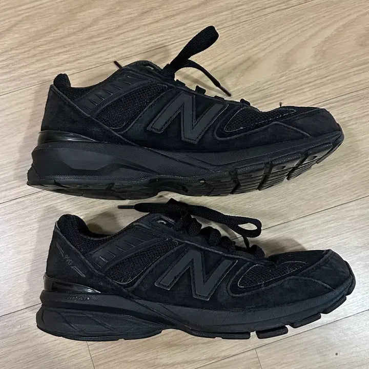 [BUNJANG] New Balance 990 V5 Triple Black Sneakers / 뉴발란스 990 V5 트리플블랙 225사이즈 팝니다