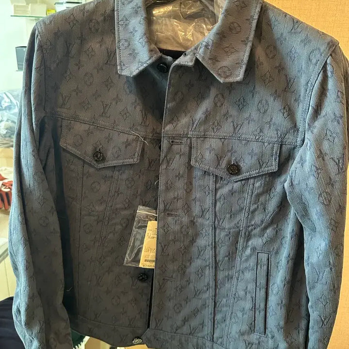 [BUNJANG] Louis Vuitton Monogram Denim Jacket Blue / [50] 루이비통 모노그램 데님 자켓 블루