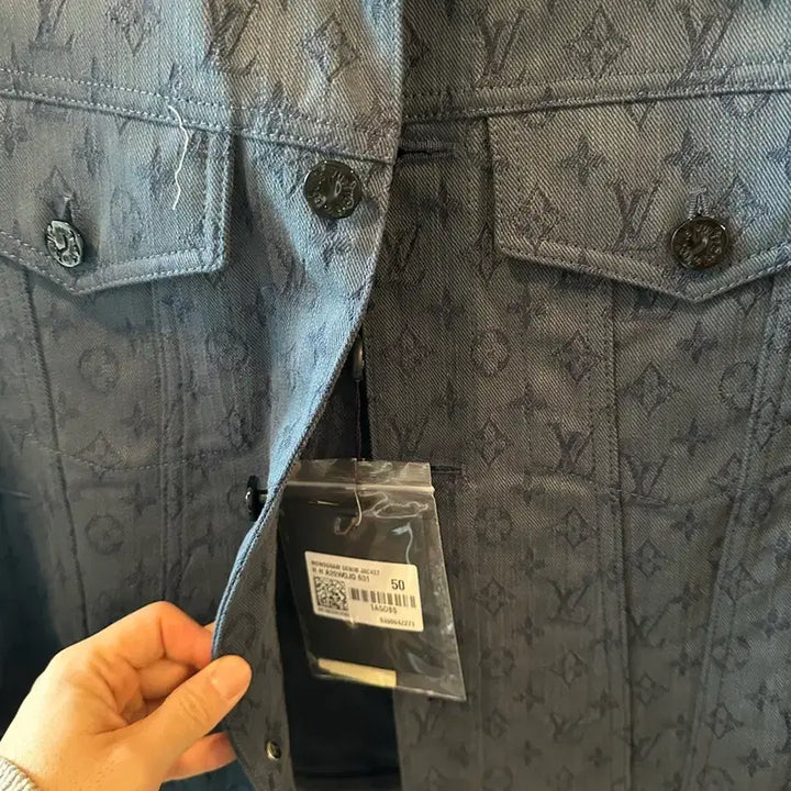 [BUNJANG] Louis Vuitton Monogram Denim Jacket Blue / [50] 루이비통 모노그램 데님 자켓 블루