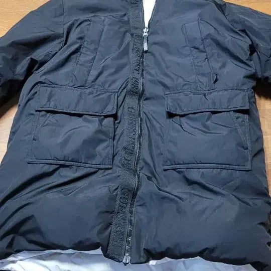 [BUNJANG] Guess Reversible Hooded Duck Down Long Padded Jacket / 두가지연출Guess양면 후드오리털 롱패딩